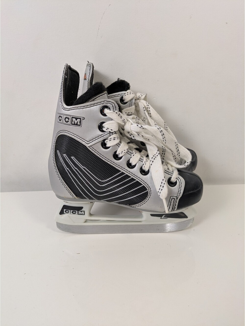 CCM Youth Ice Hockey Skates Black Silver Size 12J